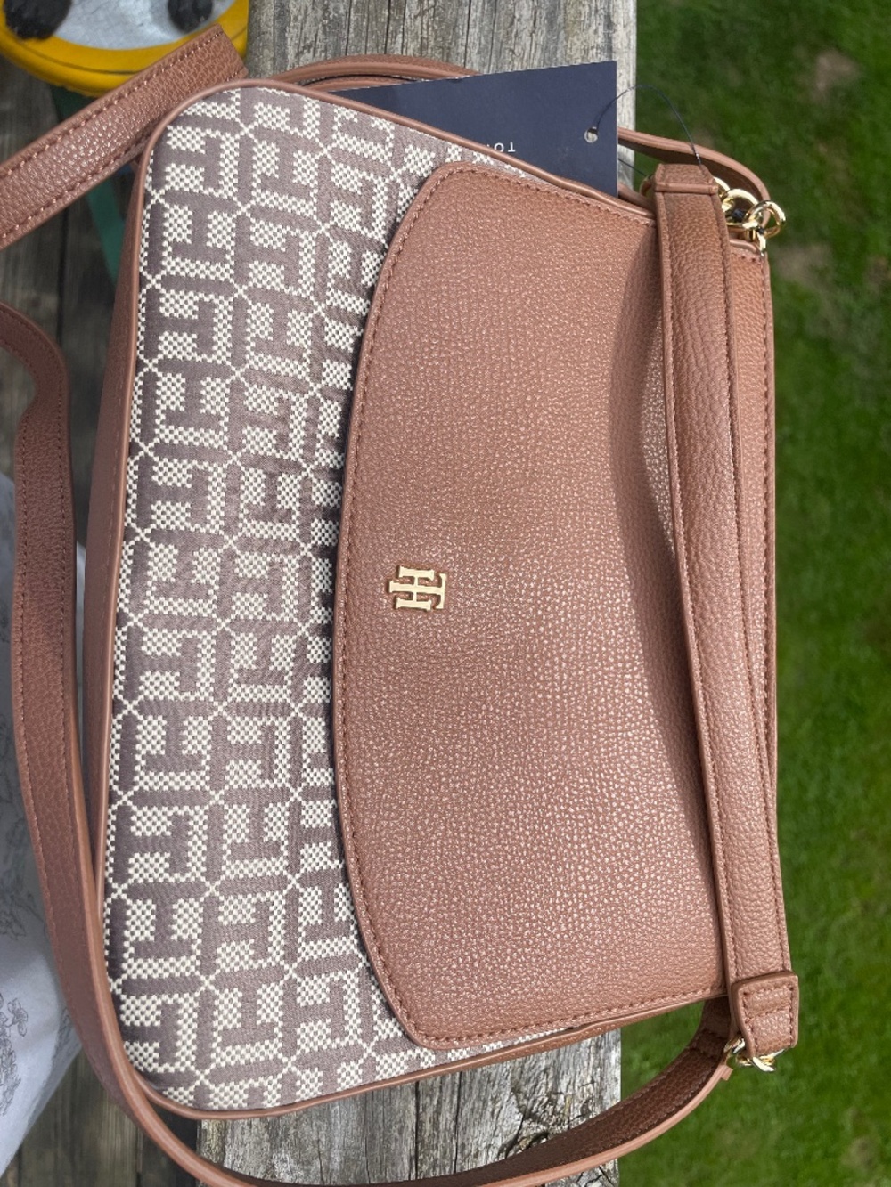 Tommy Hilfiger bag